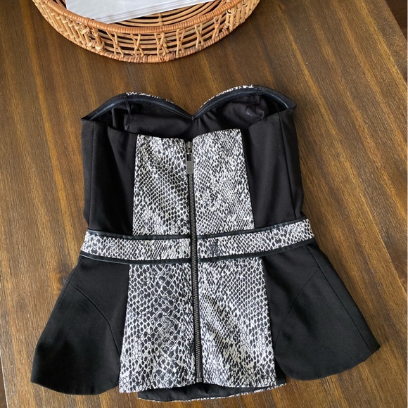 Guess Strapless, Slight Peplum Style Top - Picture 2 of 3